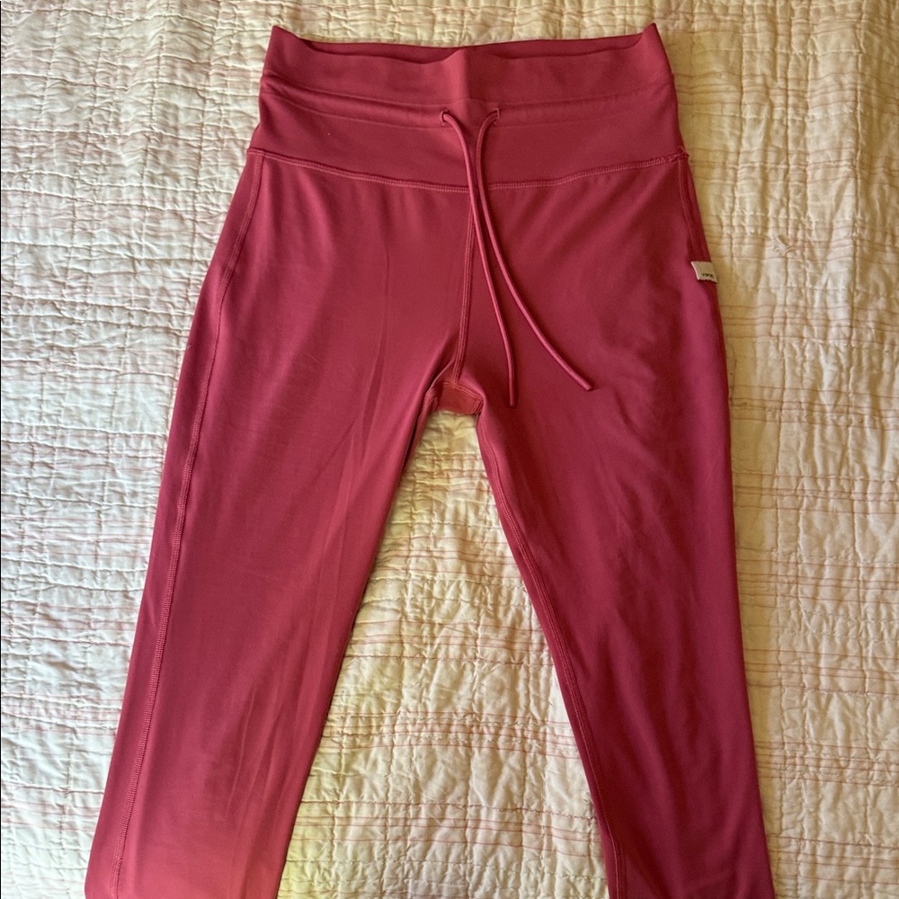 Vuori Women's Pink Leggings!! Like New 🤩!!